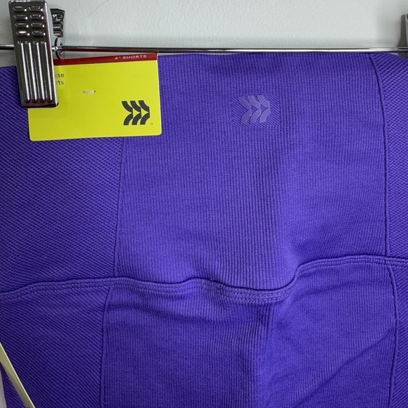 All in Motion Seamless Core 6” Purple Women’s Shorts (XS) - Picture 6 of 9